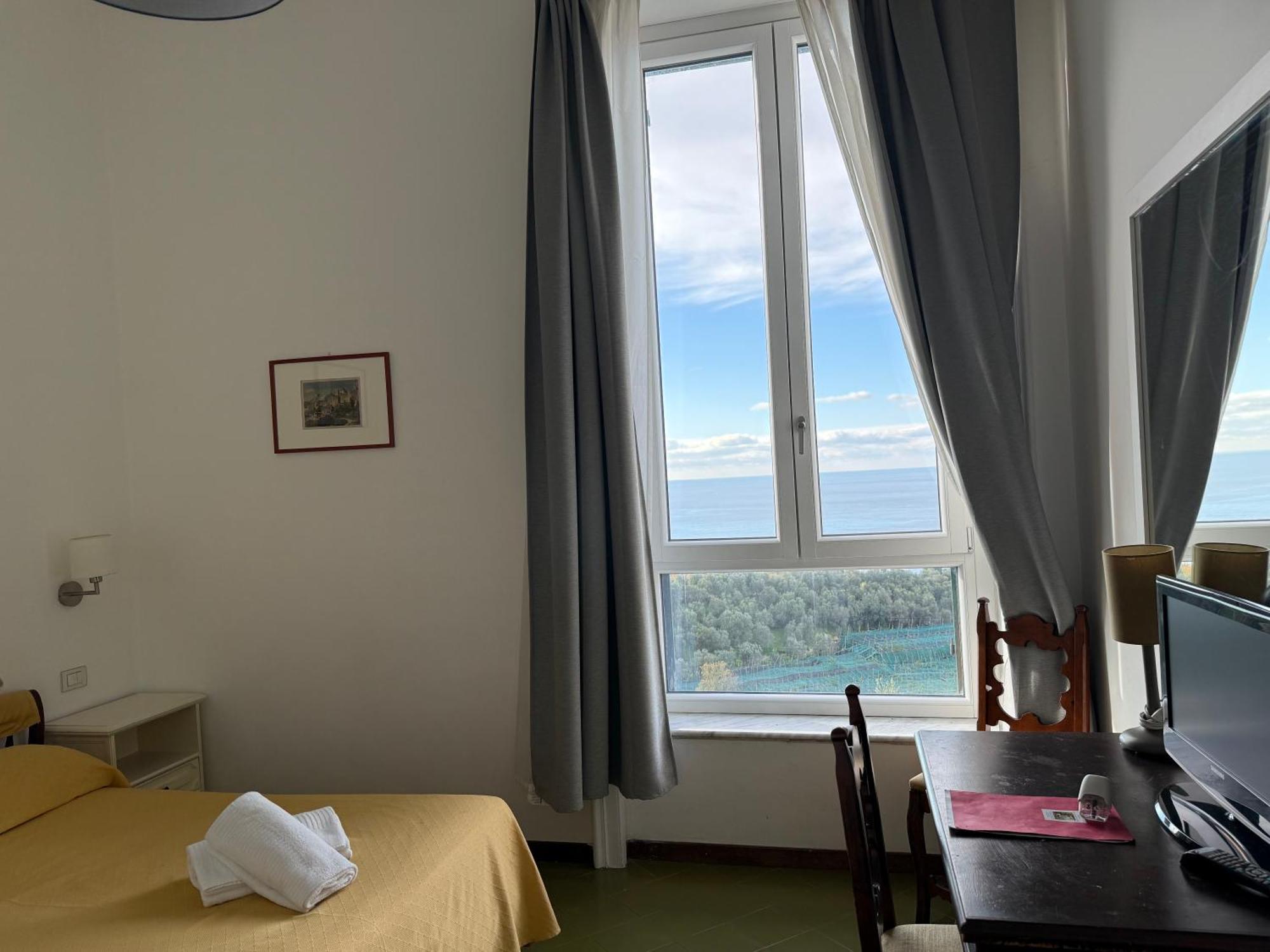 Hotel Villa Pina Antico Francischiello Маса Лубрензе Екстериор снимка