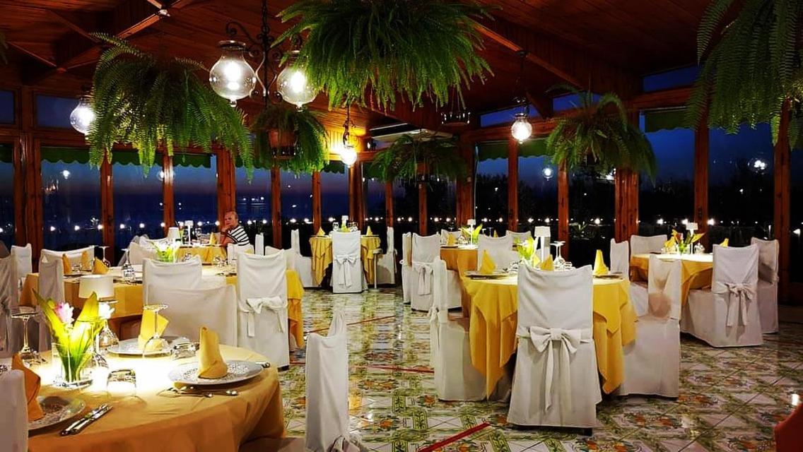 Hotel Villa Pina Antico Francischiello Маса Лубрензе Екстериор снимка