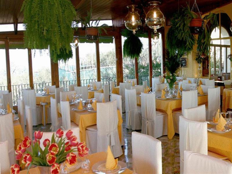 Hotel Villa Pina Antico Francischiello Маса Лубрензе Екстериор снимка